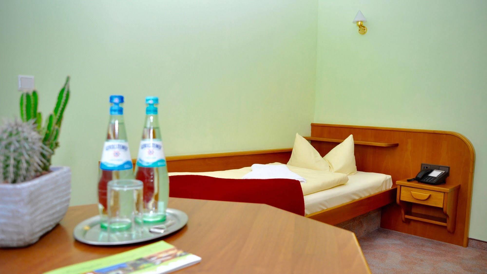Rennsteighotel Herrnberger Hof Neuhaus am Rennweg Ngoại thất bức ảnh