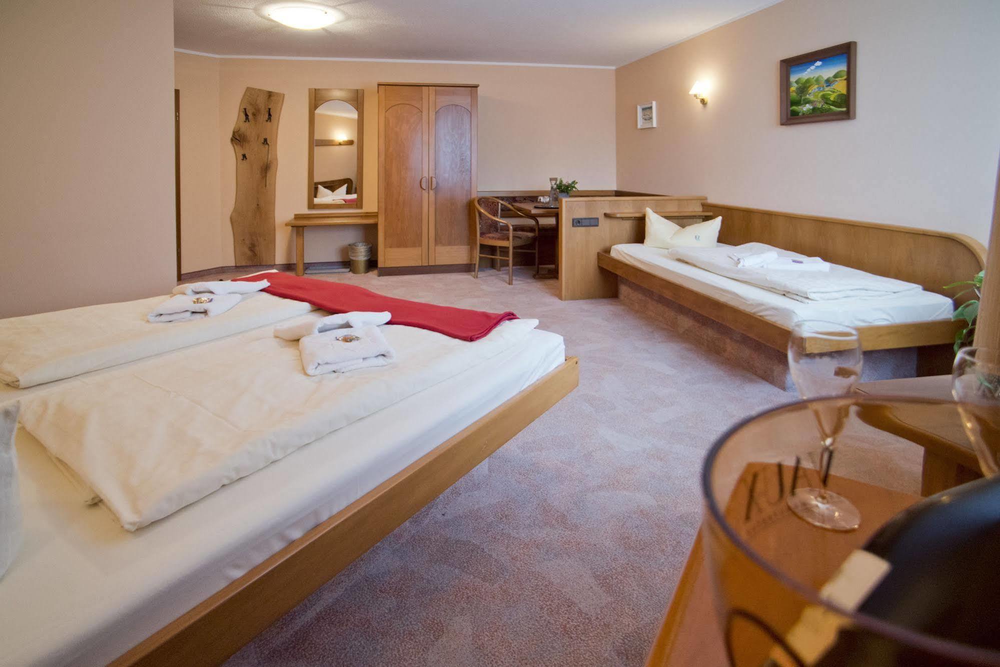 Rennsteighotel Herrnberger Hof Neuhaus am Rennweg Ngoại thất bức ảnh